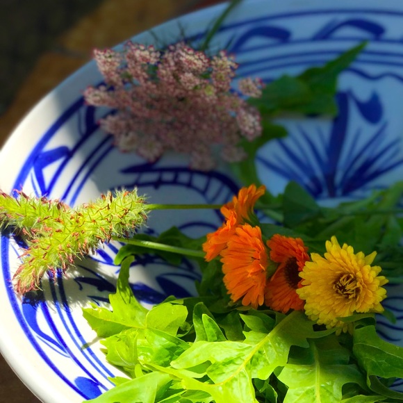 {SOLD}🤍Hand-spun Large Asian Serving Bowl Pottery💙 - Picture 2 of 8
